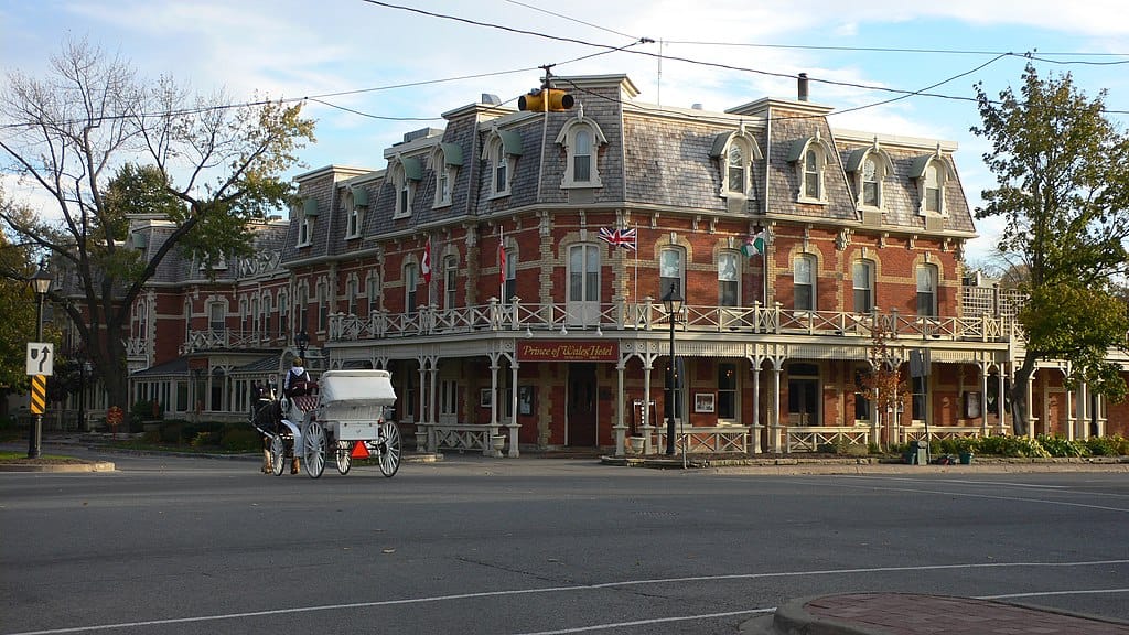 Niagara-on-the-Lake is a charming destination in southern Ontario that has long been popular with tourists. (Photo via Wikimedia Commons)