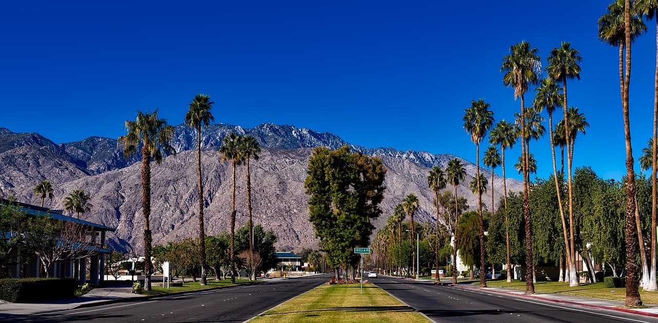 Palm Springs is a delight any time of year and these 10 experiences make it even more so