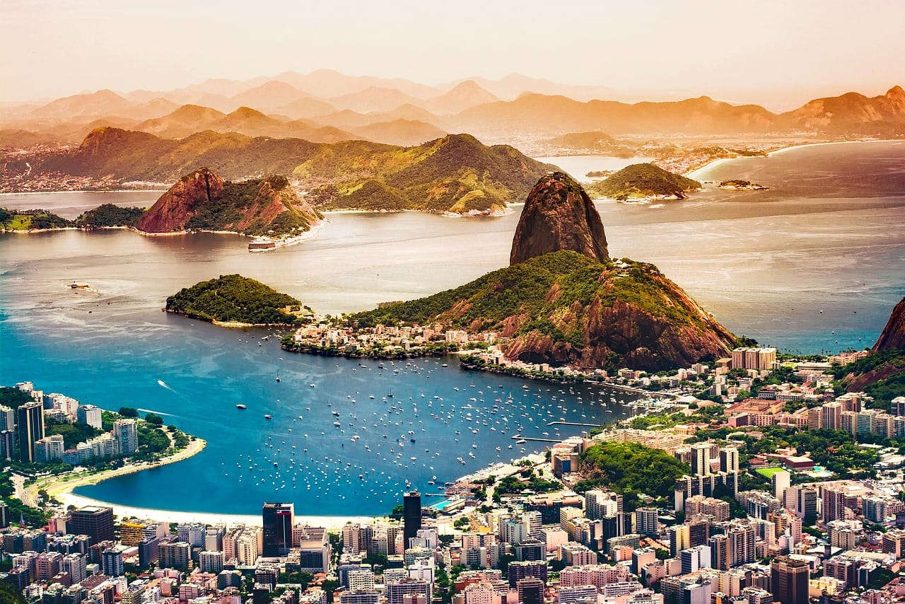 Brazil is a vast nation, brimming with experiences. (Image by 12019 from Pixabay)